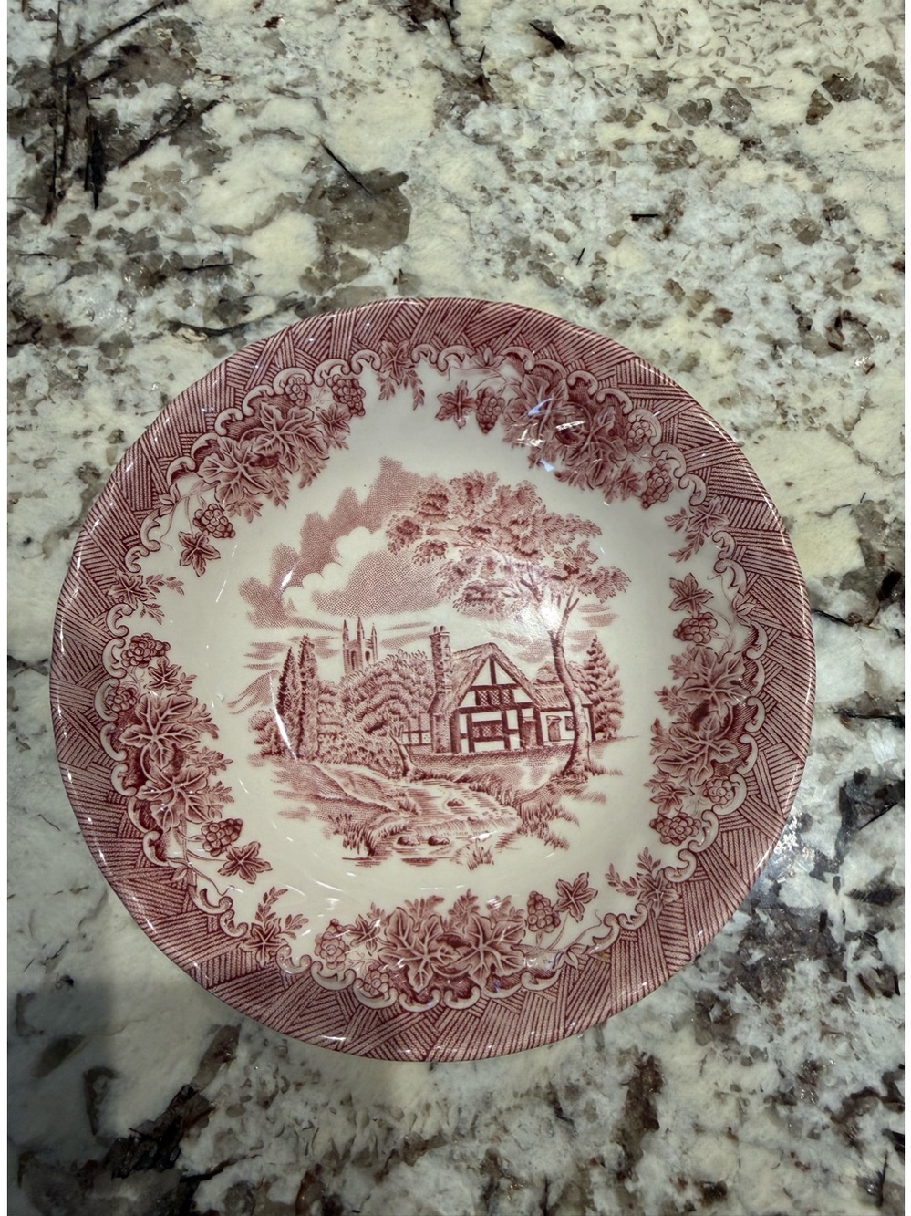 Churchill pink Vintage-Style bowl